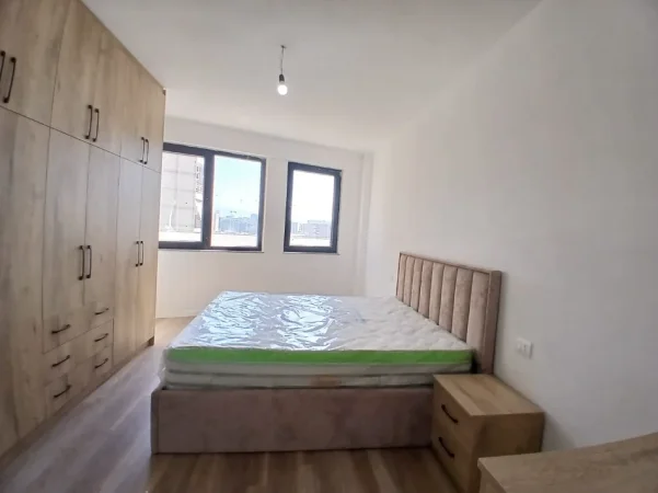 Tirane, jepet me qera apartament 2+1+Ballkon Kati 6, 120 m² 600 € 
