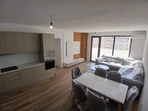 Tirane, jepet me qera apartament 2+1+Ballkon Kati 6, 120 m² 600 € 