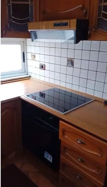 Tirane, jepet me qera apartament 2+1+Aneks+Ballkon Kati 3, 86 m² 520 € 