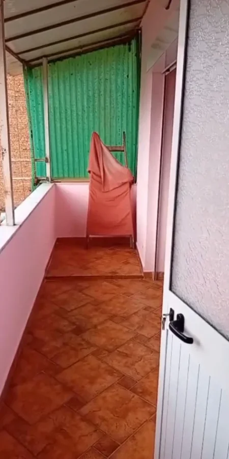 Tirane, jepet me qera apartament 2+1+Aneks+Ballkon Kati 3, 86 m² 520 € 