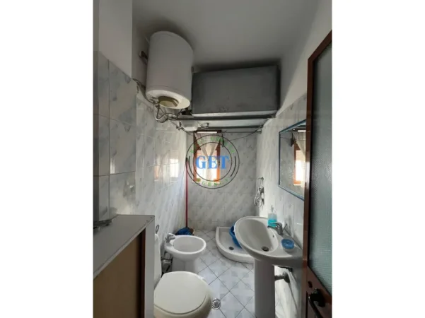 Durres, jepet me qera garsonier 1+1 Kati 7, 50 m² 220 € 