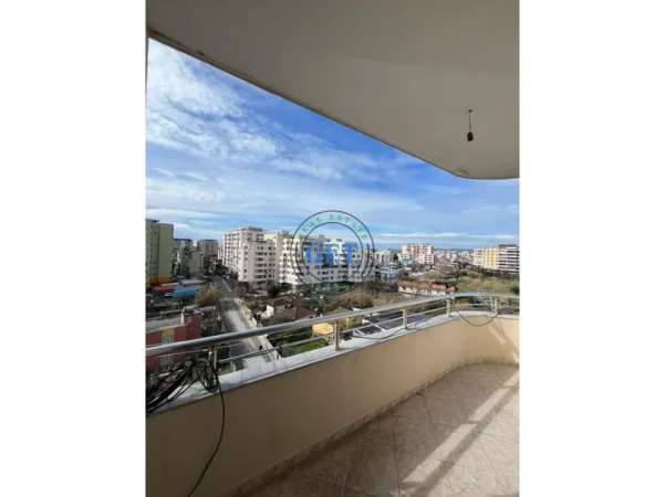 Durres, jepet me qera garsonier 1+1 Kati 7, 50 m² 220 € 
