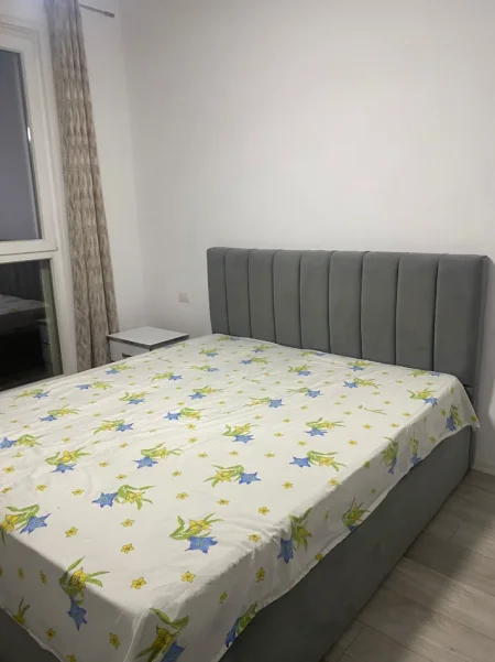 Tirane, jepet me qera apartament 1+1 Kati 5, 65 m² 400 € (Univers City, Tiranë)