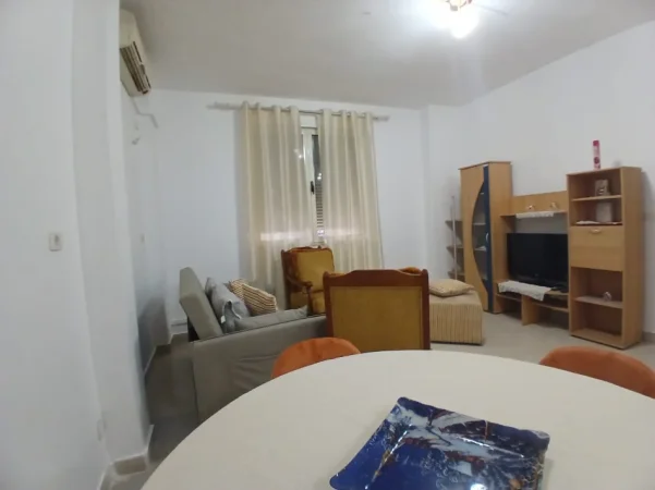 Tirane, jepet me qera apartament 1+1 Kati 1, 70 m² 480 € 