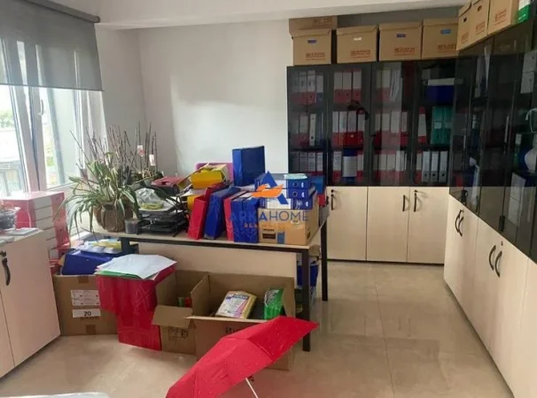 Tirane, jepet me qera zyre Kati 6, 105 m² 1.400 € 