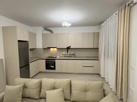 Tirane, jepet me qera apartament 2+1 Kati 9, 100 m² 600 € (ISH FUSHA E AVIACIONIT)