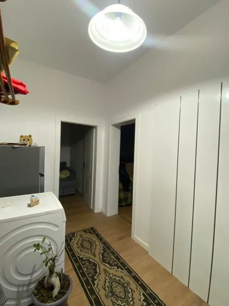 Tirane, jepet me qera apartament 1+1 Kati 1, 60 m² 400 € 