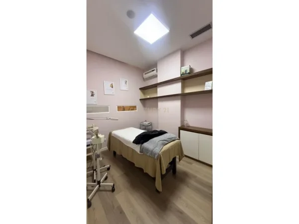 Durres, jepet me qera ambjent biznesi Kati 1, 60 m² 500 € 