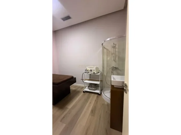 Durres, jepet me qera ambjent biznesi Kati 1, 60 m² 500 € 