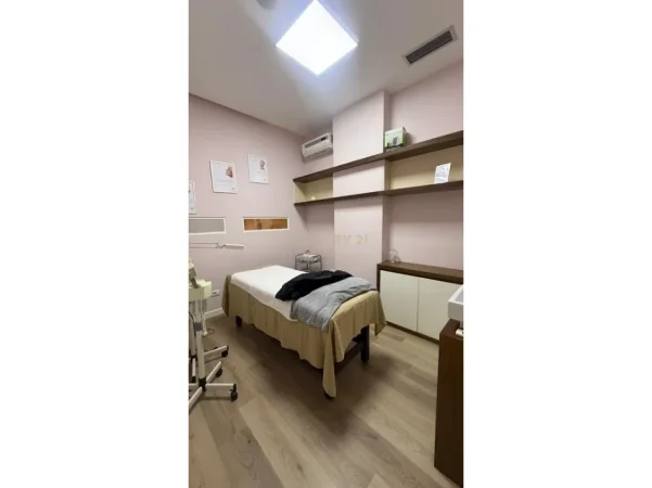 Durres, jepet me qera ambjent biznesi Kati 1, 60 m² 500 € 