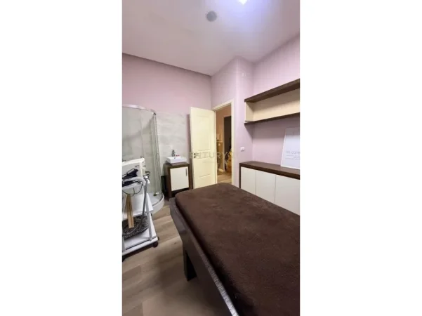 Durres, jepet me qera ambjent biznesi Kati 1, 60 m² 500 € 