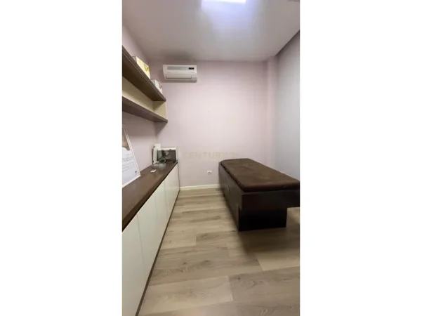 Durres, jepet me qera ambjent biznesi Kati 1, 60 m² 500 € 