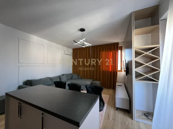 Durres, jepet me qera apartament 2+1 Kati 7, 82 m² 650 € (Plazh,hekurudha)