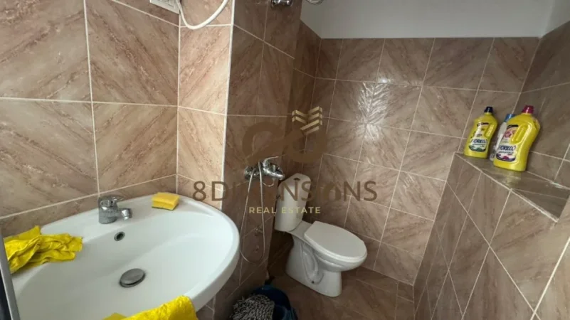 Tirane, jepet me qera shtepi 1+1 Kati 1, 147 m² 500 € (rruga e b arrikadave)