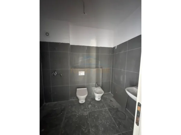 Tirane, shitet apartament 2+1 Kati 8, 101 m² 246.000 € (ASL 2)