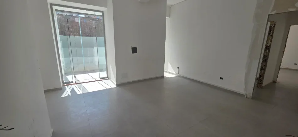 Tirane, shitet ambjent biznesi Kati 0, 230 m² 1.000.000 € (Stadiumi Dinamo)