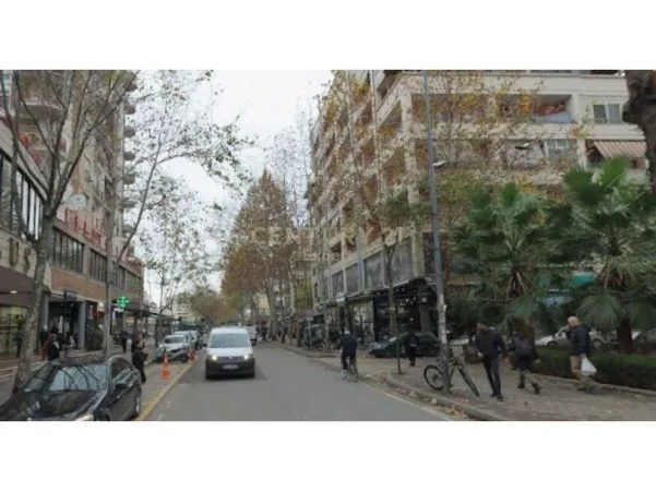 Shqiperi, jepet me qera ambjent biznesi Kati -1, 100 m² 1.500 € (Don Bosco)