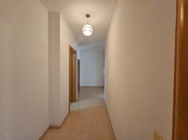 Tirane, jepet me qera apartament 2+1 Kati 7, 100 m² 500 € (Unaza e Re)