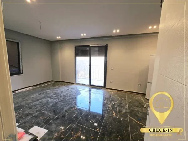 Tirane, jepet me qera apartament 2+1+Aneks+Ballkon Kati 3, 110 m² 1.000 € (Kodra e Diellit)