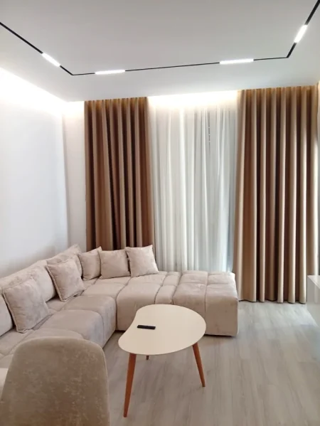 🏠 Jepet me Qira Super Mega Apartament  1+1+PARKING perfshire 🅿️ afer Concordit ne , fillim 5 Maj