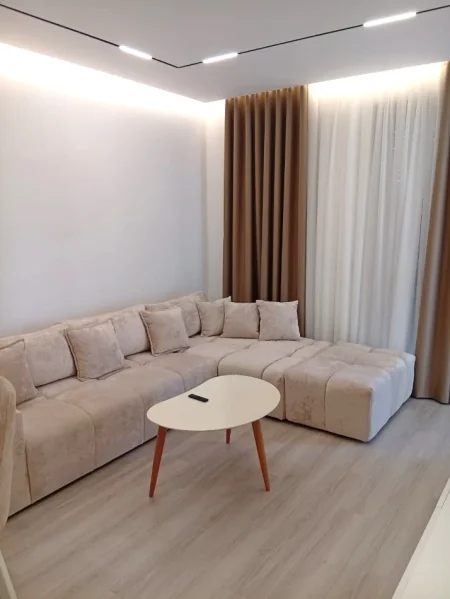 🏠 Jepet me Qira Super Mega Apartament  1+1+PARKING perfshire 🅿️ afer Concordit ne , fillim 5 Maj