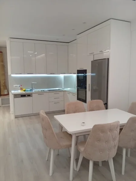 🏠 Jepet me Qira Super Mega Apartament  1+1+PARKING perfshire 🅿️ afer Concordit ne , fillim 5 Maj