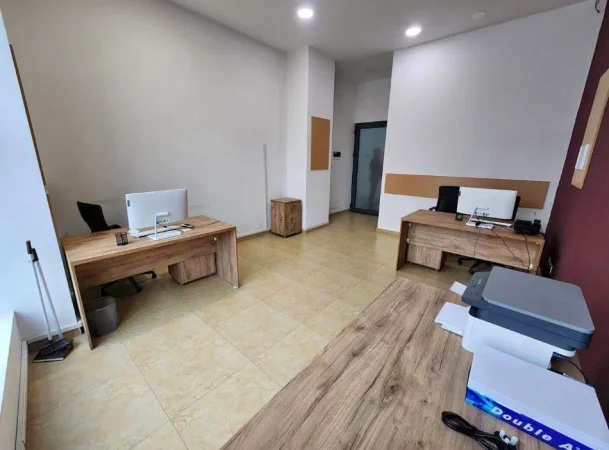 🏢 Ambient Zyre me Qira ne  Myslym Shyr,  470 MIJE LEKE