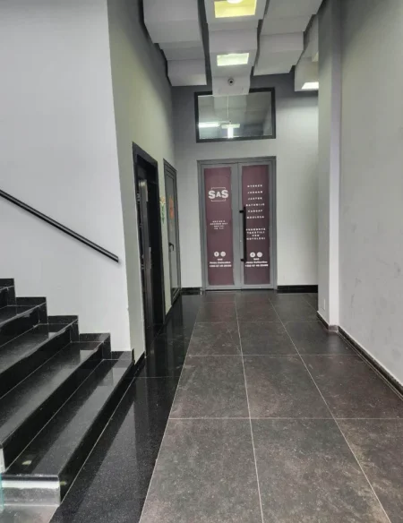 🏢 Ambient Zyre me Qira ne  Myslym Shyr,  470 MIJE LEKE