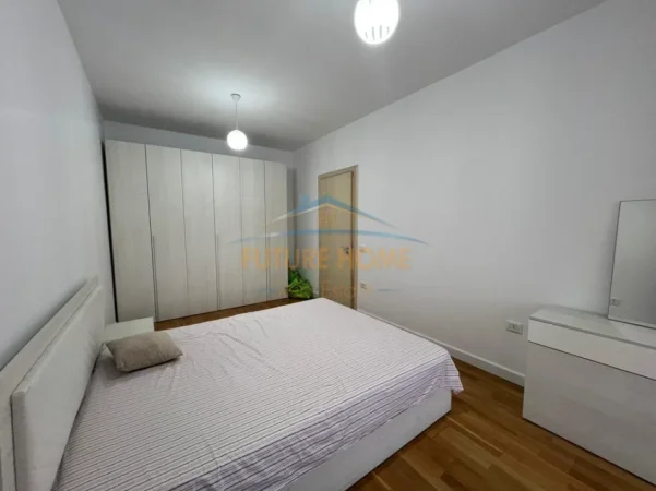 Tirane, jepet me qera apartament 2+1+2+PARKIM , Kati 4, 100 m² 600 € (ASTIR , Kompleksi Molla)