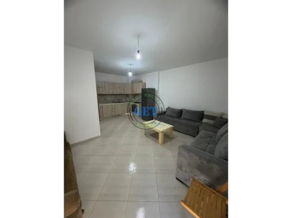 Durres, jepet me qera apartament 2+1+Ballkon Kati 2, 90 m² 300 € 