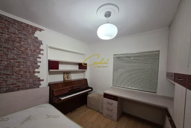 Tirane, jepet me qera apartament 4+1 Kati 3, 120 m² 1.500 € (RRUGA MINE PEZA)