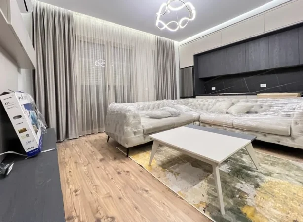 Tirane, jepet me qera apartament 1+1+Ballkon , 75 m² 800 € 
