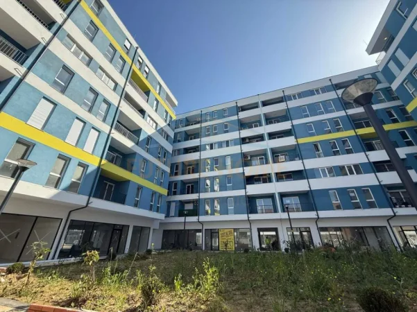 Tirane, jepet me qera apartament 1+1+Ballkon Kati 2, 60 m² 500 € (Univers city)