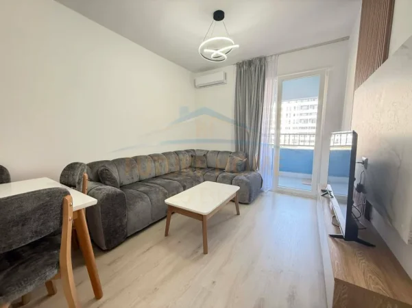 Tirane, jepet me qera apartament 1+1+Ballkon Kati 2, 60 m² 500 € (Univers city)