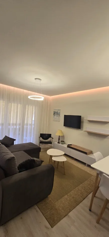 Tirane, jepet me qera apartament 1+1 Kati 5, 65 m² 750 € (Rruga e Elbasanit)