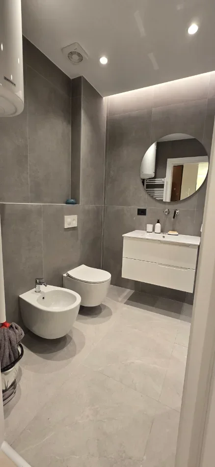 Tirane, jepet me qera apartament 1+1 Kati 5, 65 m² 750 € (Rruga e Elbasanit)