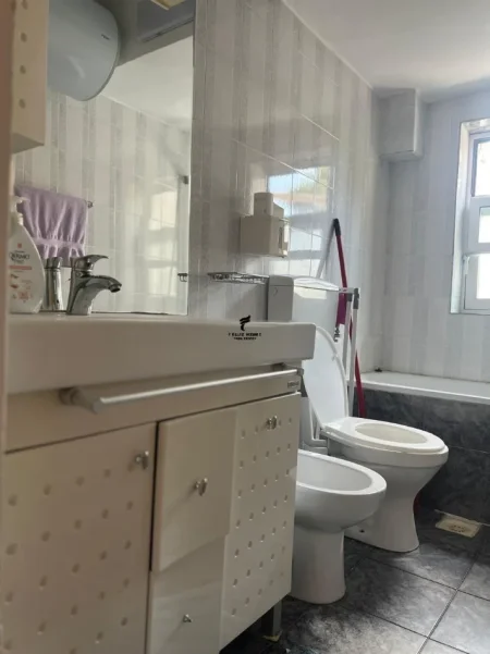 Tirane, jepet me qera apartament 2+1 Kati 3, 80 m² 700 € (MYSLYM SHYRI)