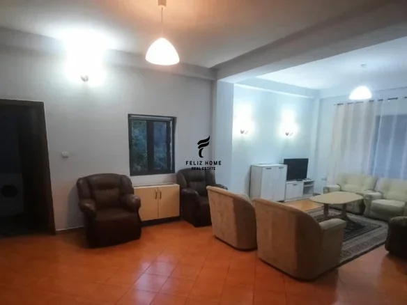 Tirane, jepet me qera apartament 3+1 Kati 2, 148 m² 450 € (QYTET STUDENTI)