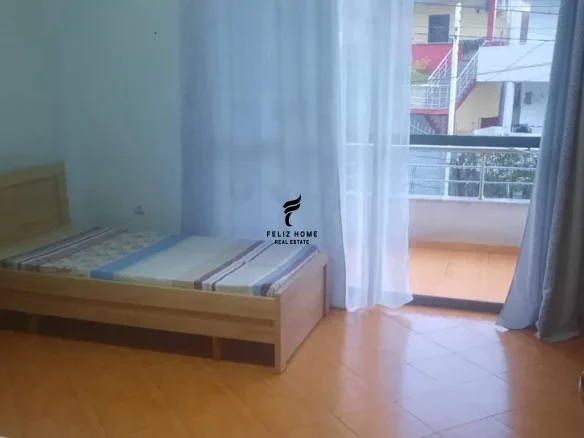Tirane, jepet me qera apartament 3+1 Kati 2, 148 m² 450 € (QYTET STUDENTI)