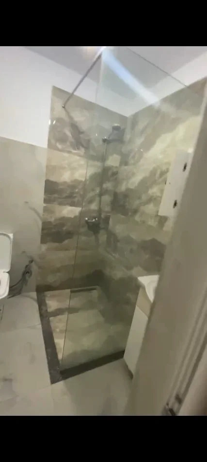 Tirane, jepet me qera shtepi 2+1 Kati 1, 70 m² 300 € (Qytet Studenti)