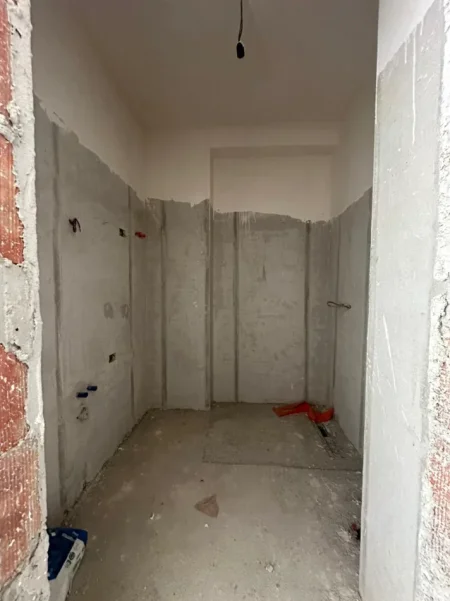 Tirane, shitet apartament 2+1+Ballkon Kati 4, 111 m² 212.000 € (Bulevardi i Ri)