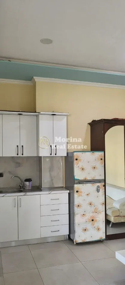 Tirane, jepet me qera shtepi 1+1 Kati 2, 35 m² 220 € (Laprake)