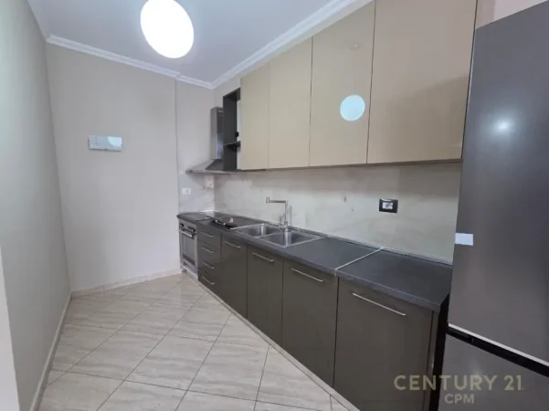 Tirane, jepet me qera apartament 1+1+Ballkon Kati 1, 60 m² 400 € (rruga thoma koxhaj)