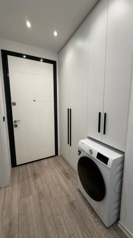 Durres, jepet me qera apartament 1+1 Kati 3, 65 m² 600 € (Rruga Currilave)