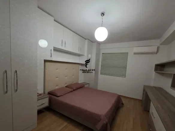 Tirane, jepet me qera apartament 4+1+Ballkon Kati 3, 120 m² 1.500 € (MINE PEZA)