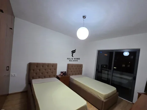 Tirane, jepet me qera apartament 4+1+Ballkon Kati 3, 120 m² 1.500 € (MINE PEZA)