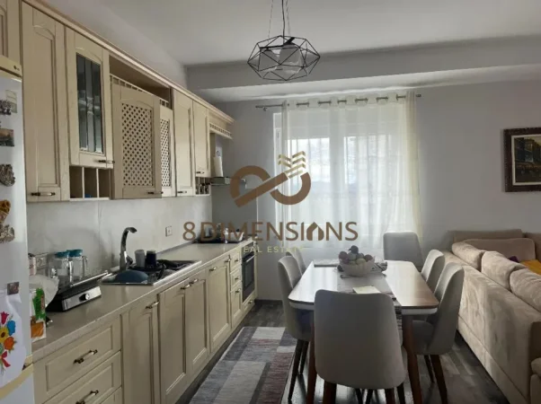 Tirane, shitet 2+1+Ballkon Kati 5, 100 m² 165.000 € (rruga e dajtit)