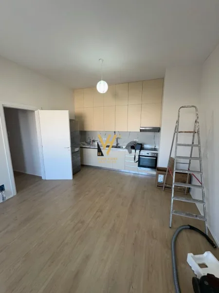 Tirane, jepet me qera zyre Kati 2, 96 m² 1.500 € (VASIL SHANTO)