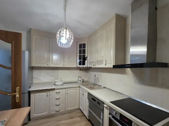 Tirane, jepet me qera zyre Kati 3, 120 m² 2.000 € (MINE PEZA)