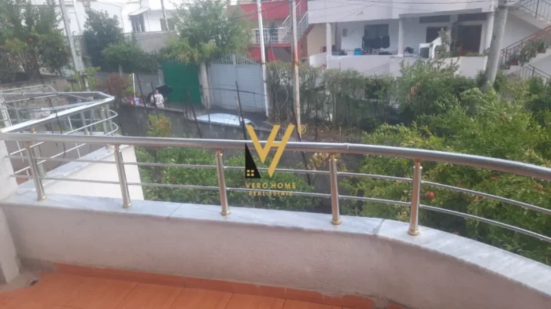 Tirane, jepet me qera apartament 3+1+Ballkon Kati 2, 148 m² 470 € (QYTET STUDENTI)